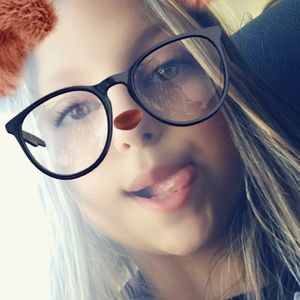 Meet your Posher, Mia